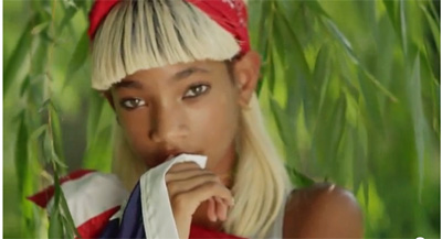 「まるで児童ポルノ」ウィル・スミス愛娘の新曲MVが大炎上